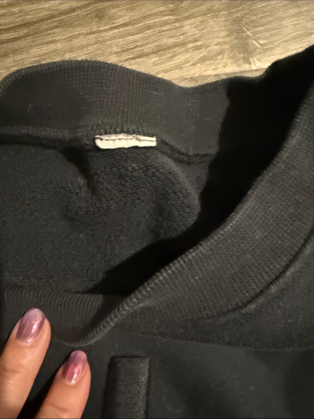 Rare ALO Yoga Black Tonal Embossed Logo Crewneck Sweatshirt L/Xl oversized - Picture 3 of 3